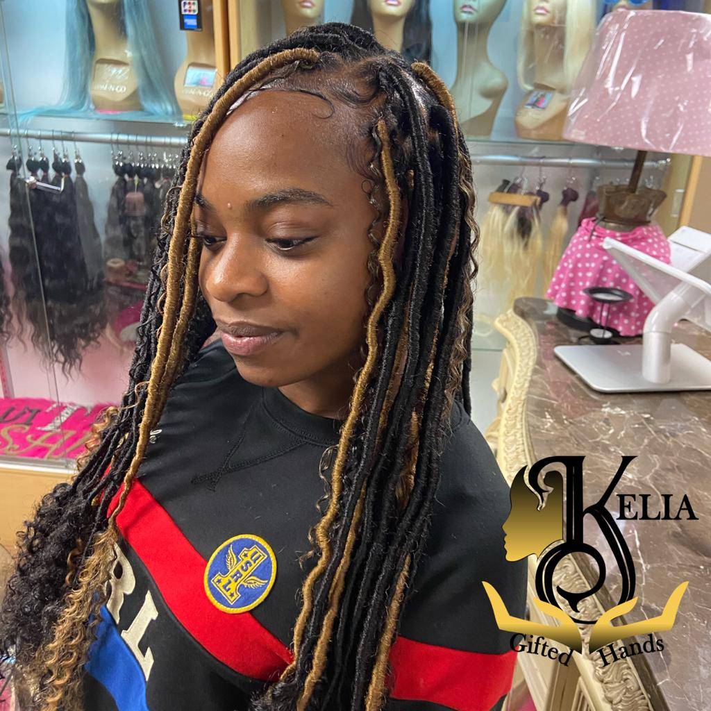 Kelia Gifted Hands | 7317 W Colonial Dr, Orlando, FL 32818, USA | Phone: (407) 406-6015