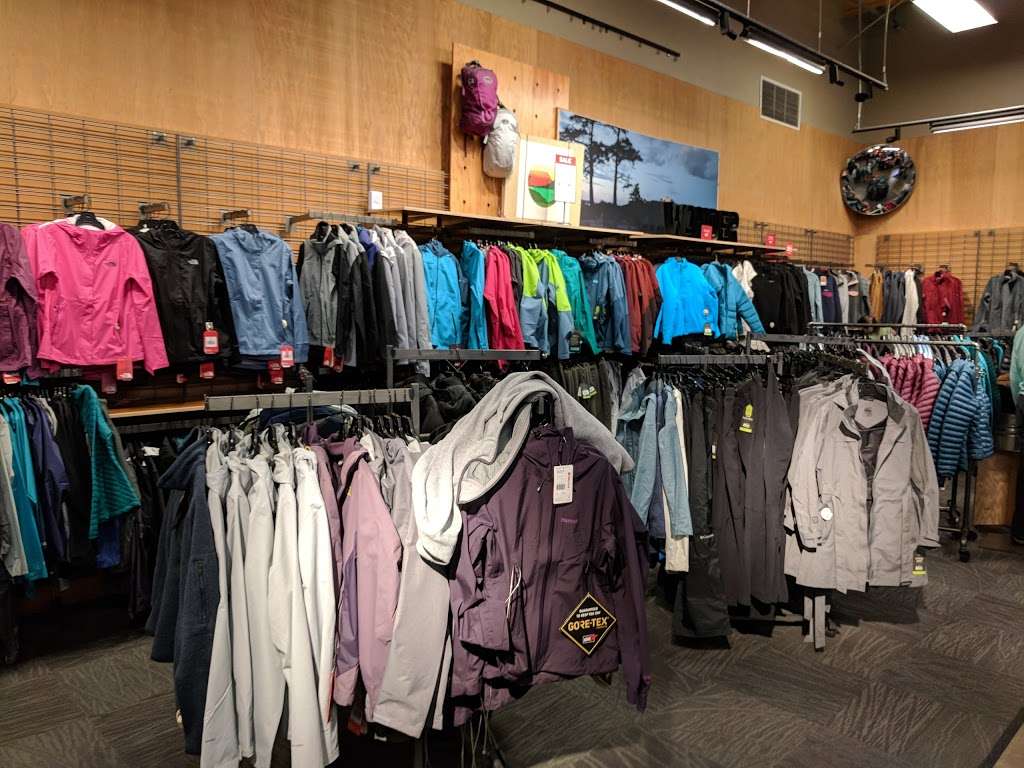 REI | 400 El Paseo de Saratoga, San Jose, CA 95130, USA | Phone: (408) 871-8765