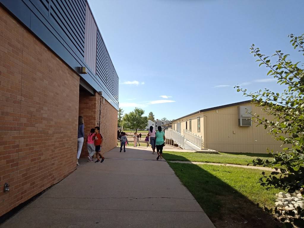 Holly Ridge (Primary) Elementary School | 3301 S Monaco Pkwy, Denver, CO 80222 | Phone: (720) 747-2400