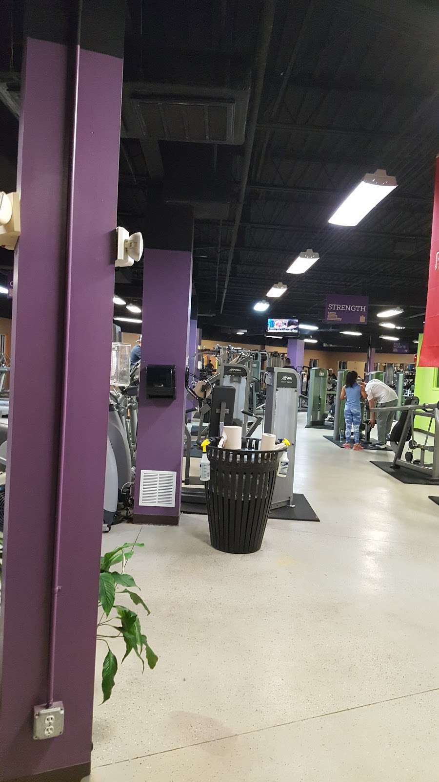 Anytime Fitness | 7982 Lake Wilson Rd, Davenport, FL 33896, USA | Phone: (863) 439-8202