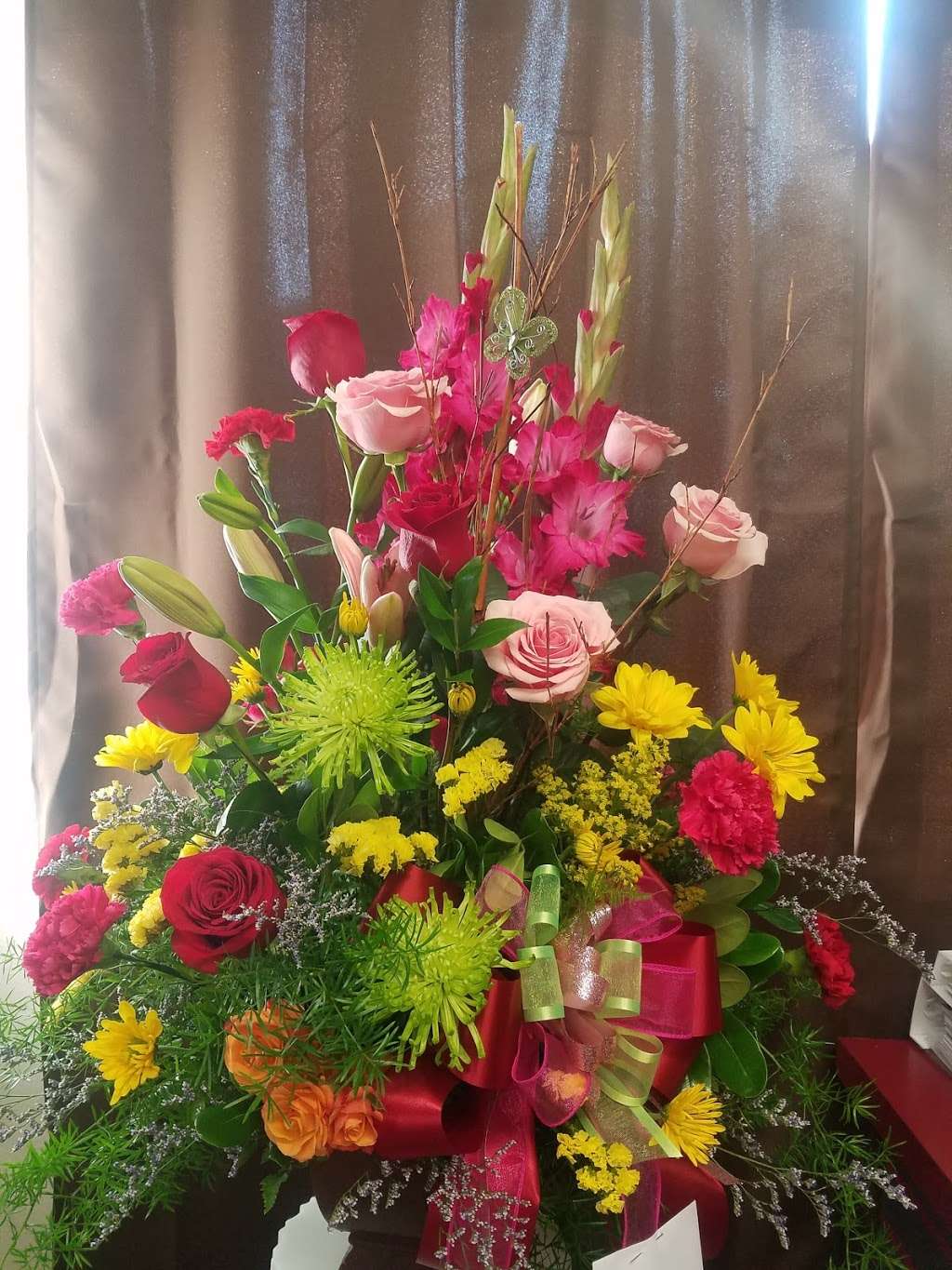 Almas Designs Florist and More | 2718 N Main St Suite A, Liberty, TX 77575, USA | Phone: (936) 641-9056