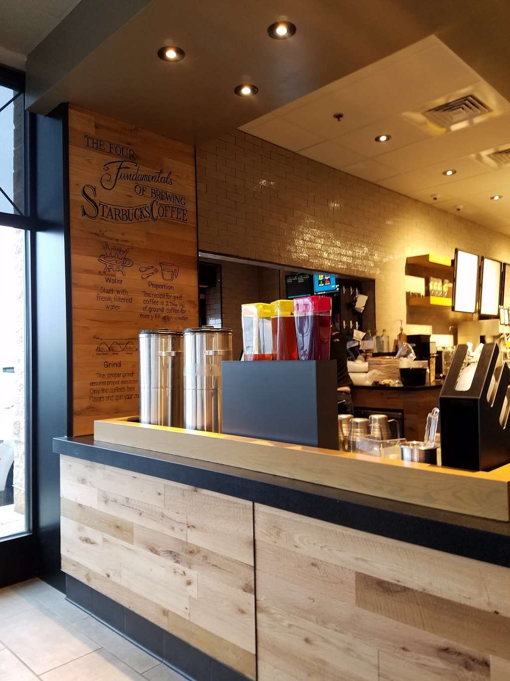 Starbucks | 4816 Edgmont Ave, Brookhaven, PA 19015, USA | Phone: (267) 280-7966