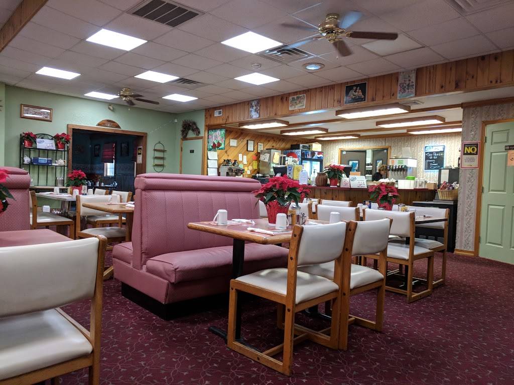 Melroes Family Restaurant | Photo 4 of 10 | Address: 832 Salem Blvd, Berwick, PA 18603, USA | Phone: (570) 542-7900