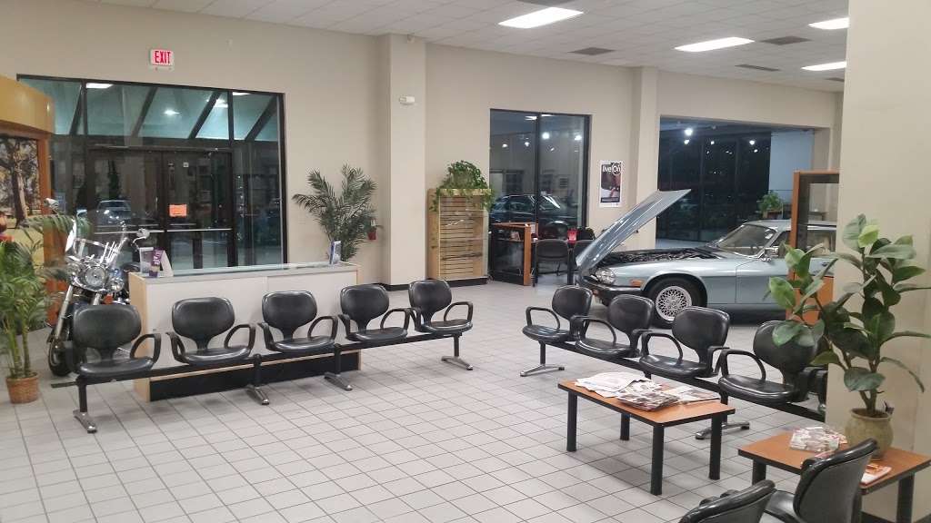 UNIVERSAL AUTO PLAZA | 1500 NW S Outer Rd, Blue Springs, MO 64015, USA | Phone: (816) 472-1565