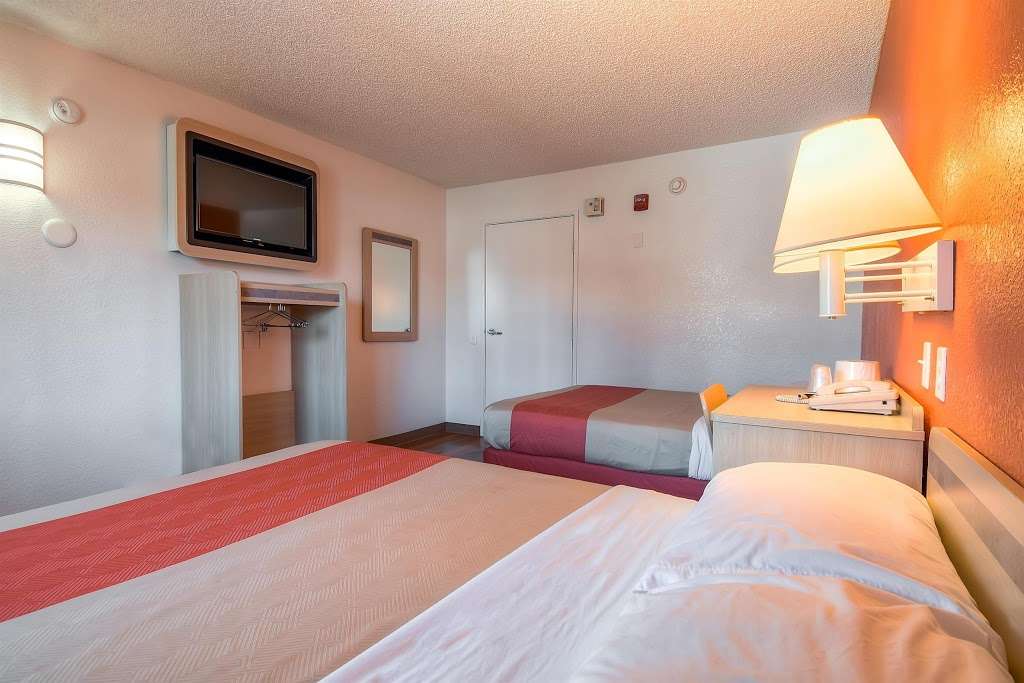 Motel 6 Los Angeles - Hacienda Heights | 1154 S 7th Ave, Hacienda Heights, CA 91745, USA | Phone: (626) 968-9462