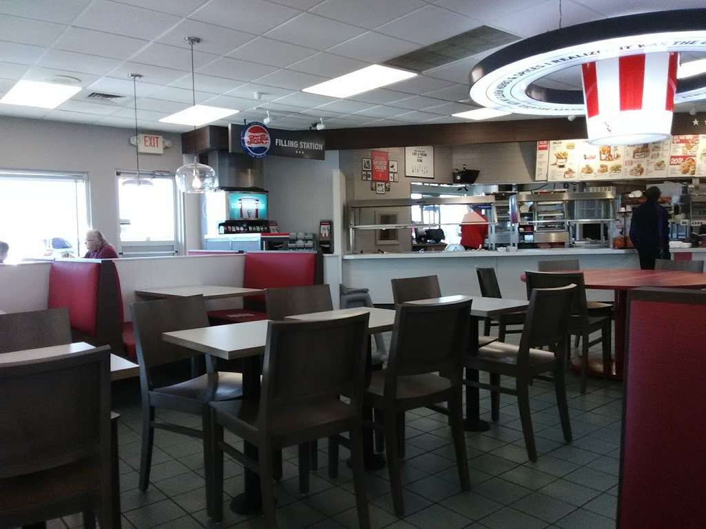 KFC | 4280 West, US-24, Remington, IN 47977, USA | Phone: (219) 261-3335