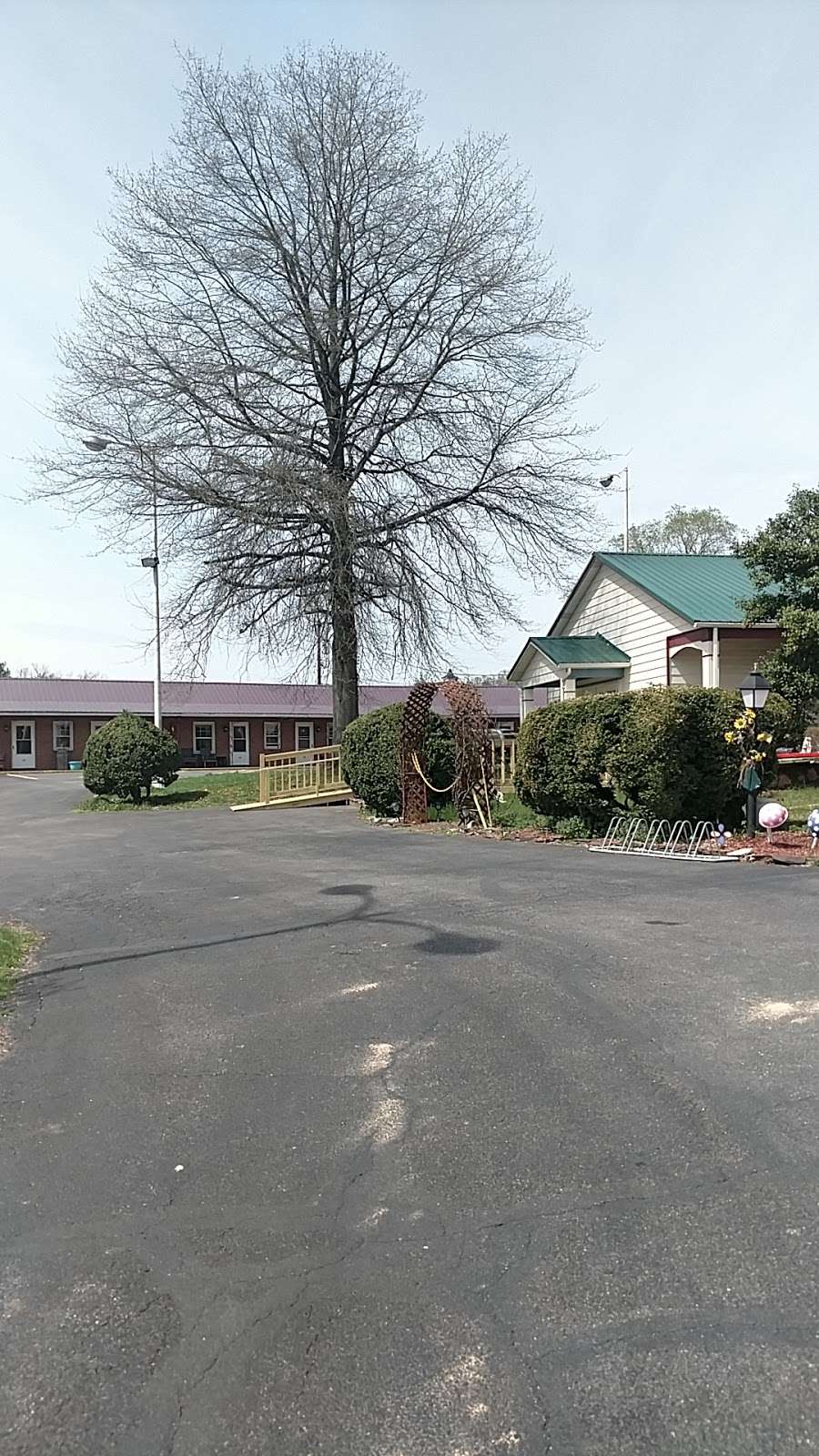 Hancock Motel | 2 Blue Hill, Hancock, MD 21750, USA | Phone: (301) 678-6108