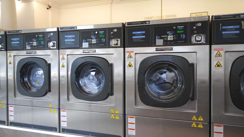 Adams Square Coin Laundry | 1023 E Chevy Chase Dr, Glendale, CA 91205, USA | Phone: (747) 240-6112