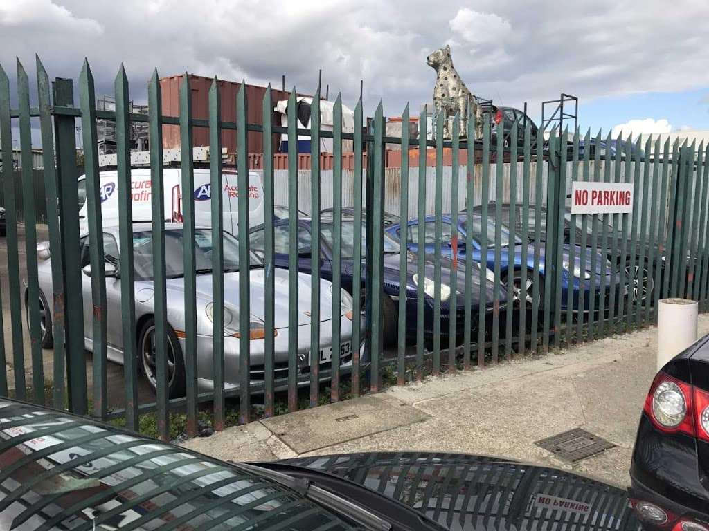 Dal Jones Automotive Ltd | Darent Industrial Park, 1A Burnett Rd, Dartford, Erith DA8 2LG, UK | Phone: 020 8309 6200