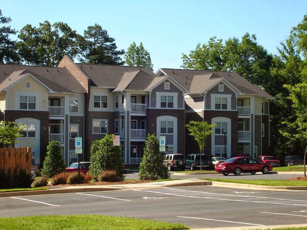 Tyvola Crossing Apartments | 2909 Cross Roads Pl, Charlotte, NC 28208, USA | Phone: (704) 376-8117