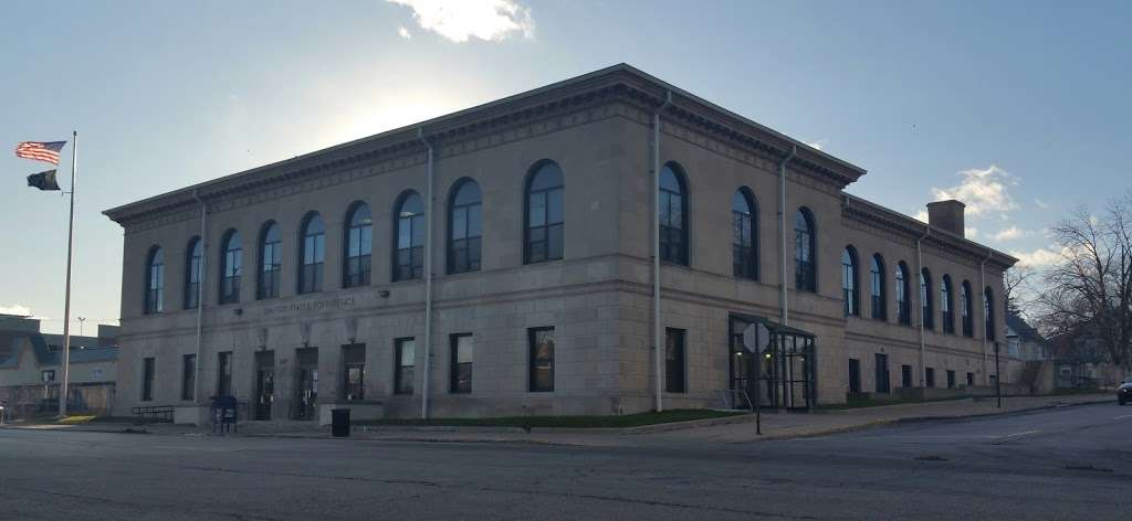 United States Postal Service | 326 N Genesee St, Waukegan, IL 60085, USA | Phone: (800) 275-8777