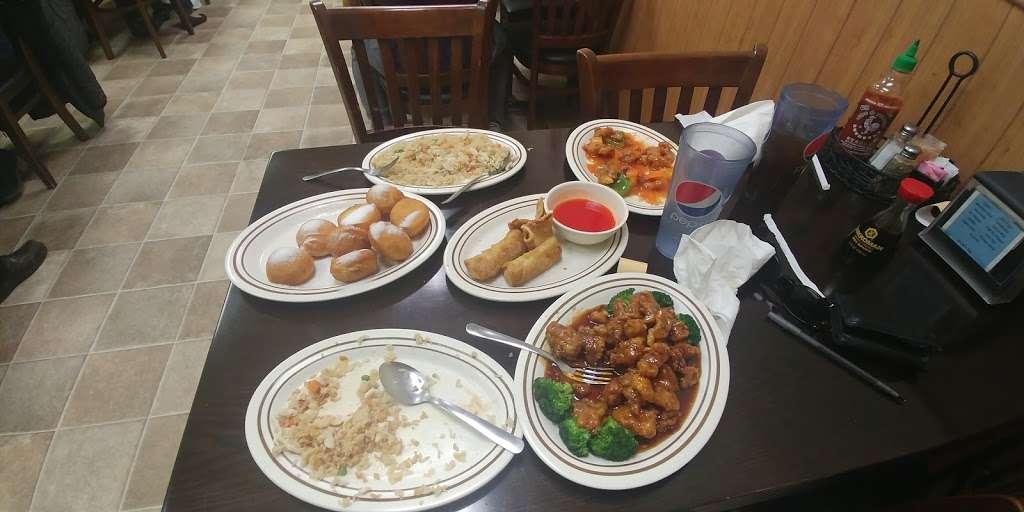 New China Restaurant | 723 Oregon St, Hiawatha, KS 66434, USA | Phone: (785) 742-2555