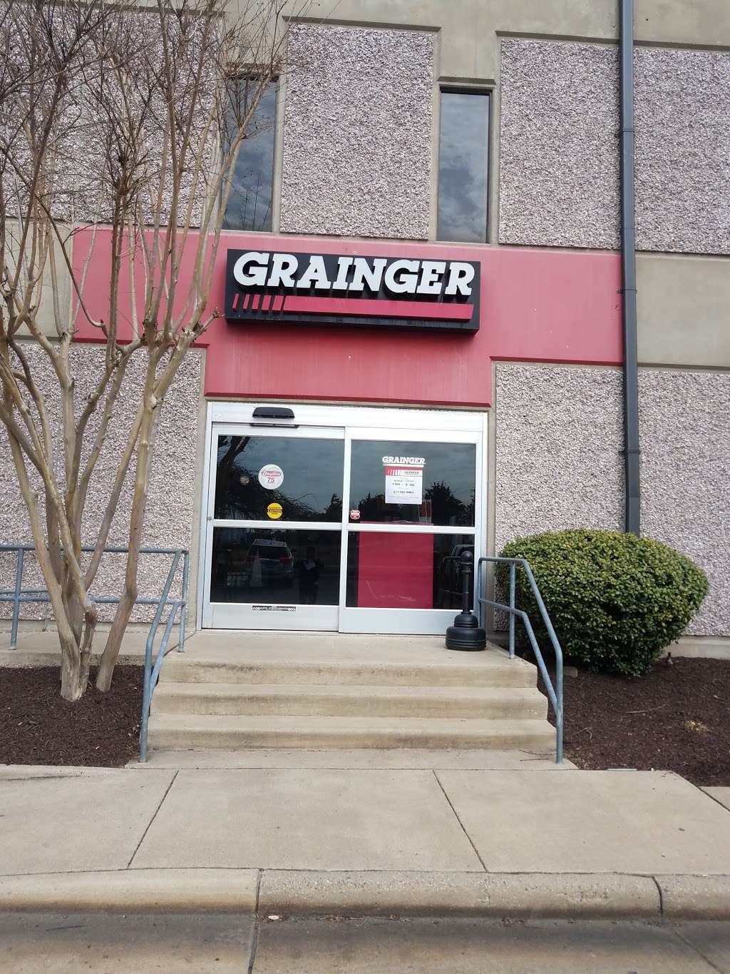 Grainger Industrial Supply | 101 International Dr, Dulles, VA 20166 | Phone: (800) 472-4643