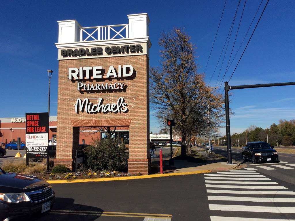 Atlantis Pizzeria and Family Restaurant | 3648 King St, Alexandria, VA 22302, USA | Phone: (703) 671-0250