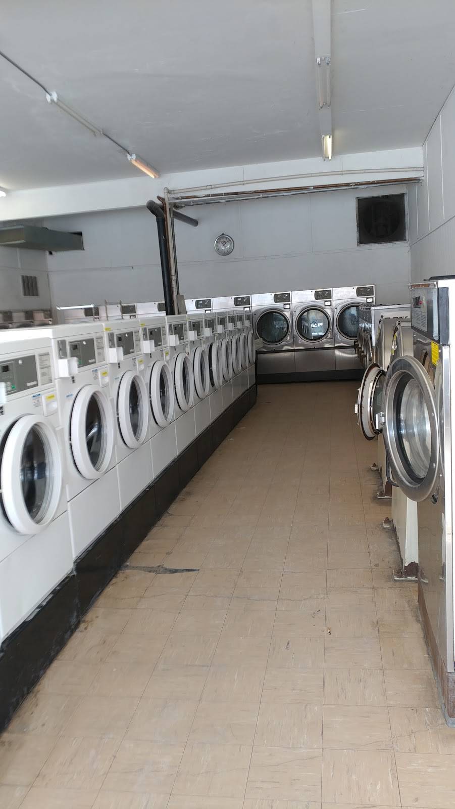 Glassport Laundromat | 52 Monongahela Ave, Glassport, PA 15045, USA | Phone: (412) 927-3457