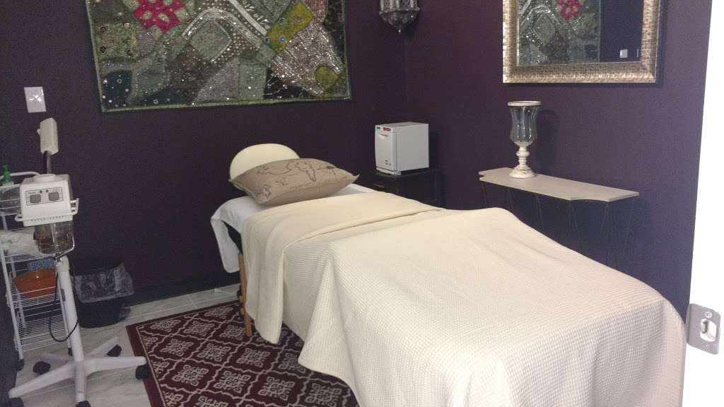 vibes threading & skincare | 13040 Louetta Rd #236, Cypress, TX 77429 | Phone: (281) 936-8423