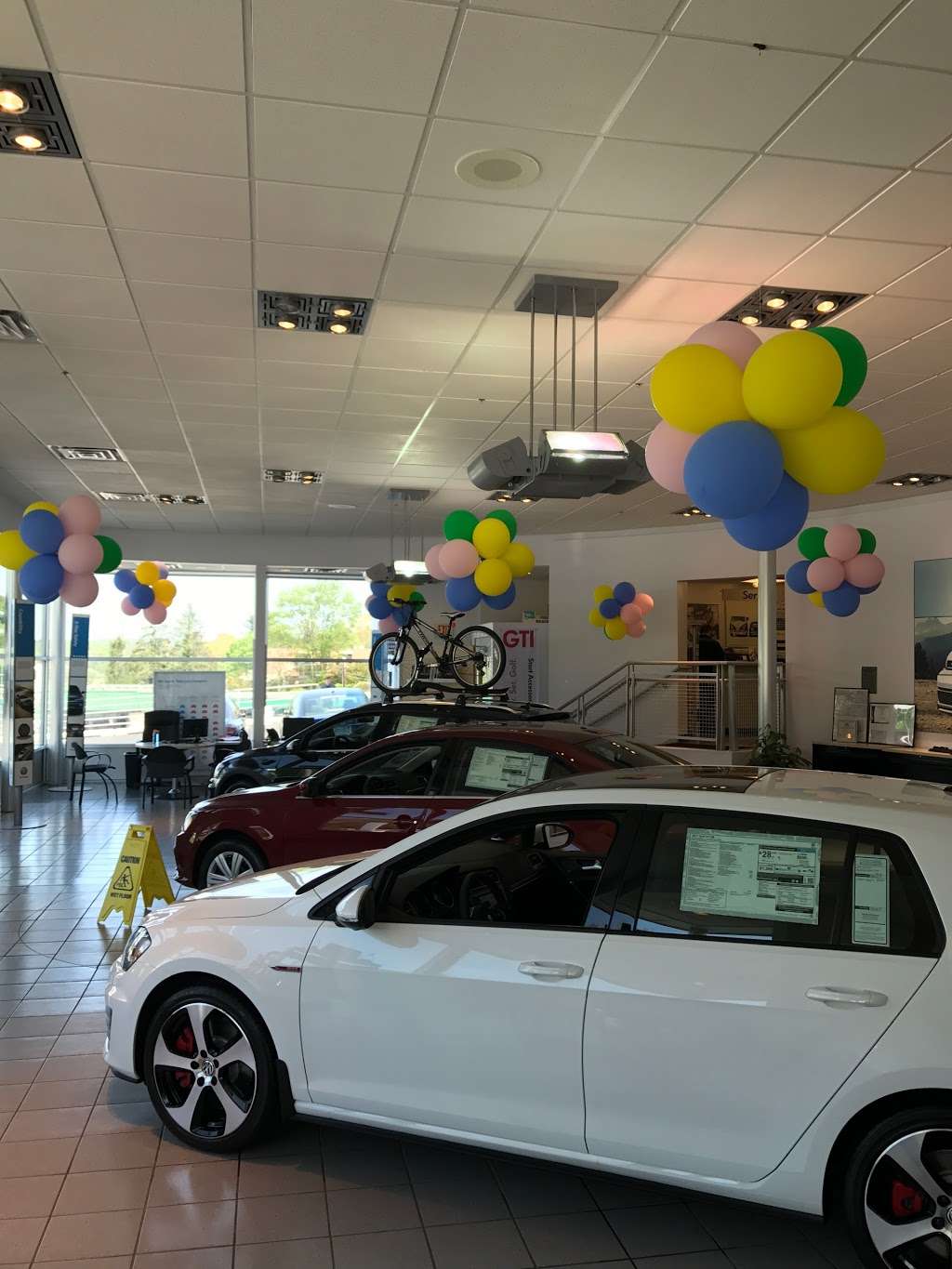 Volkswagen of Newtown Square | 4940 West Chester Pike, Edgmont, PA 19028, USA | Phone: (484) 787-0070