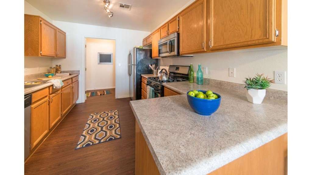 The Townhomes at Horizon Ridge | 540 W Horizon Ridge Pkwy, Henderson, NV 89012 | Phone: (702) 568-9510