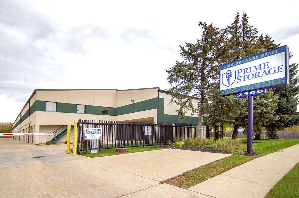 Prime Storage | 2500 E Hintz Rd, Arlington Heights, IL 60004, USA | Phone: (847) 915-3036