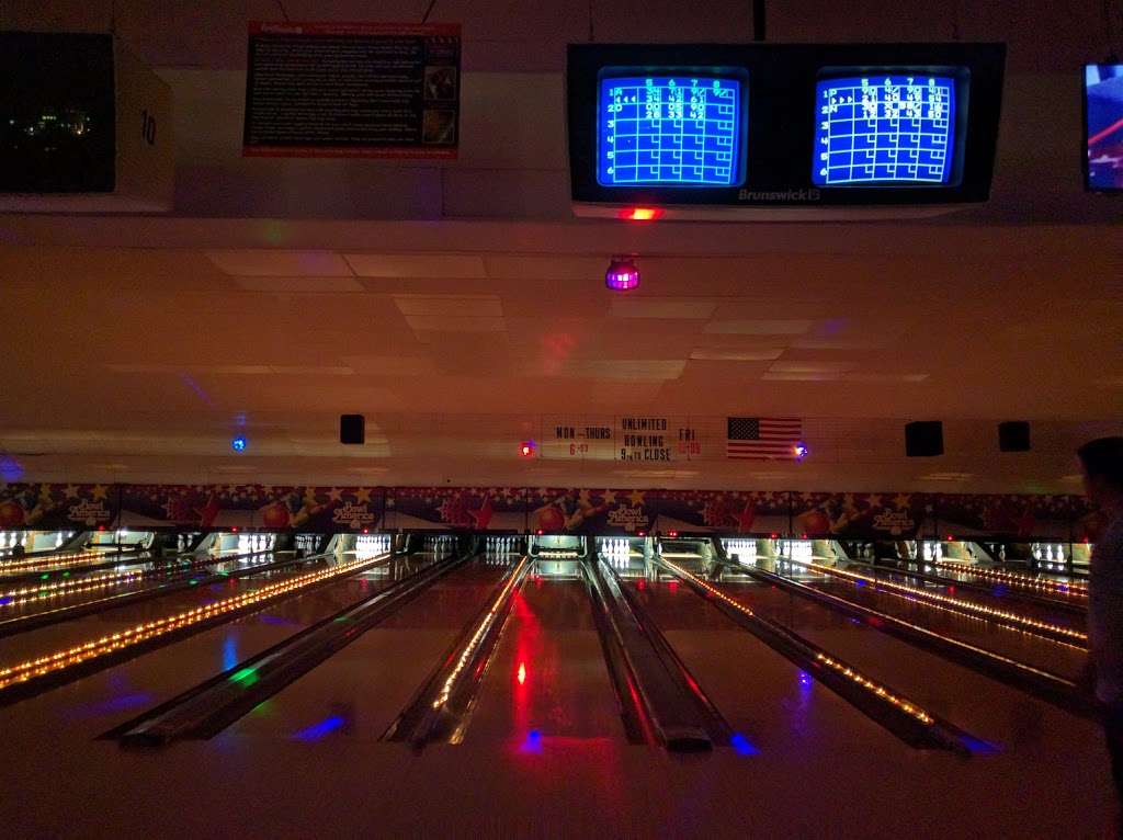 Bowl America Fairfax | 9699 Fairfax Blvd, Fairfax, VA 22031 | Phone: (703) 273-7700