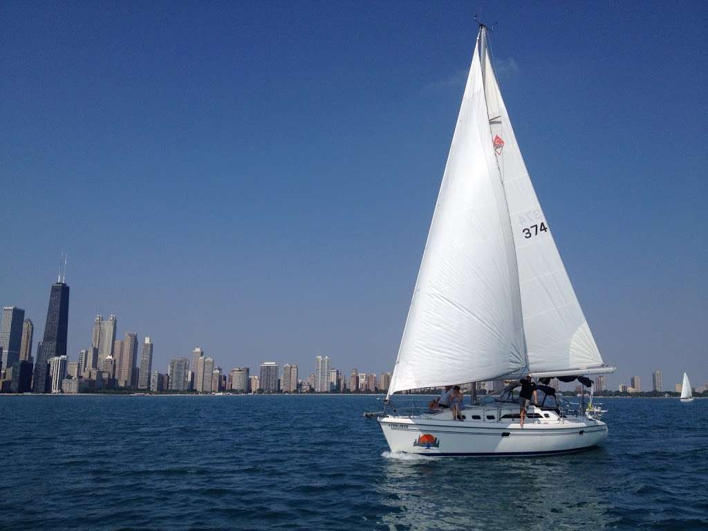 Chicago Sailboat Charters | 400 W Belmont Harbor Dr, Chicago, IL 60657, USA | Phone: (773) 236-7245