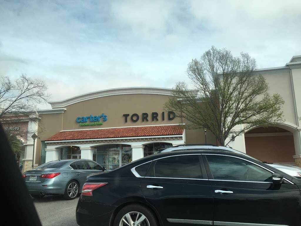 Torrid - clothing store  | Photo 9 of 10 | Address: 17503 La Cantera Pkwy Spc A, San Antonio, TX 78257, USA | Phone: (210) 641-2116