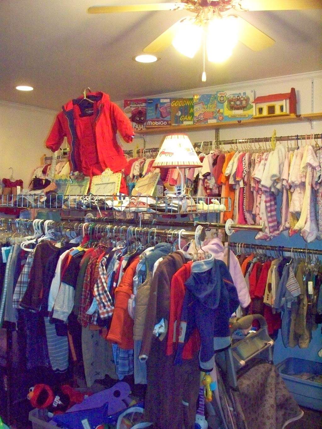 Red Ribbon Consignment Closet | 19 S Whitehorse Rd, Phoenixville, PA 19460, USA | Phone: (610) 935-9778