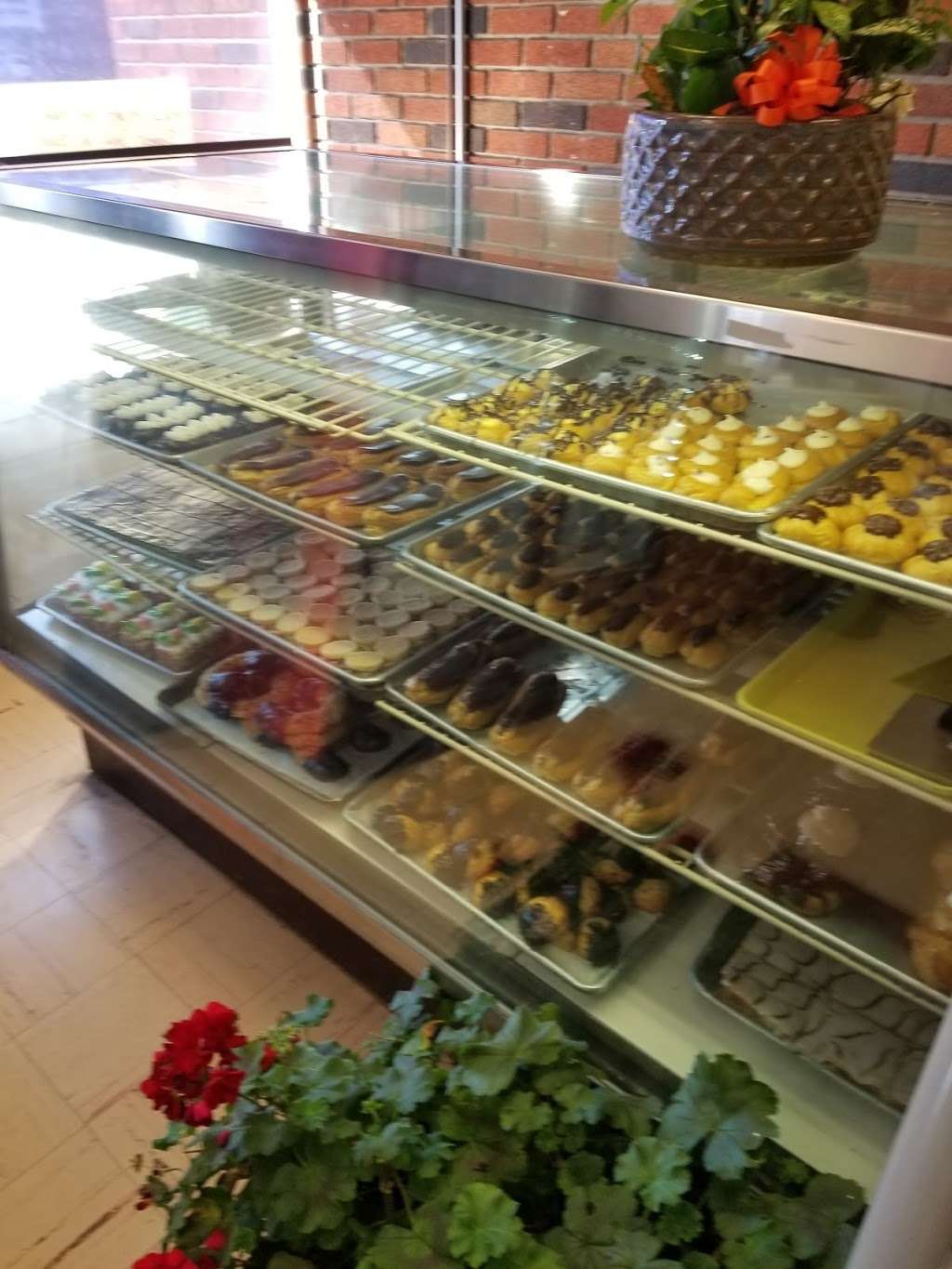 Carmines Italian Bakery | 425 E Main St, Middletown, NY 10940 | Phone: (845) 344-0780