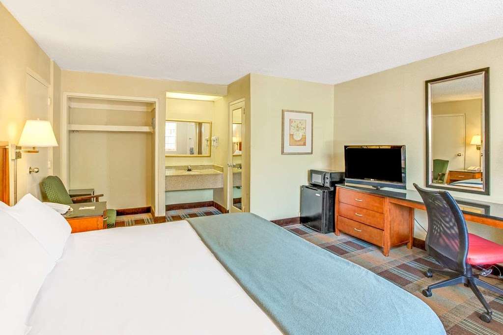 Travelodge by Wyndham Silver Spring | 8040 13th St, Silver Spring, MD 20910, USA | Phone: (301) 244-8907