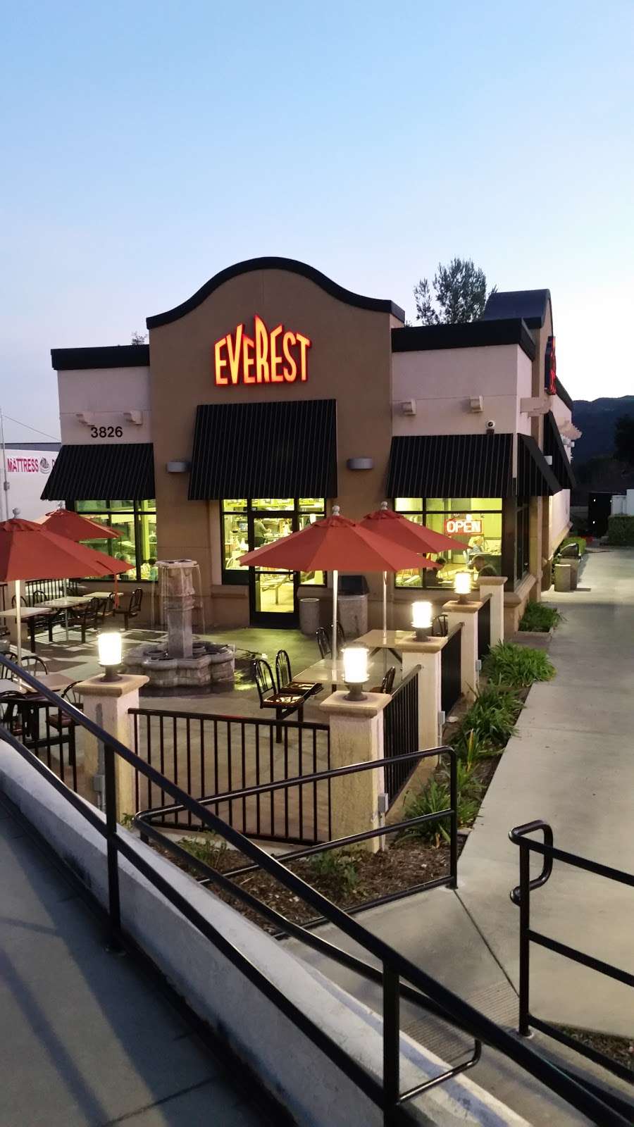 Everest | 3826 Foothill Blvd, La Crescenta, CA 91214, USA | Phone: (818) 249-9402