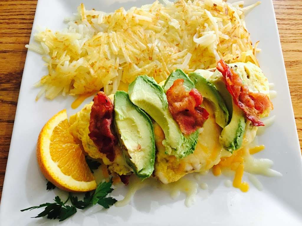 The Bear House Family Restaurant | 23420 Crest Forest Dr, Crestline, CA 92325, USA | Phone: (909) 338-8100