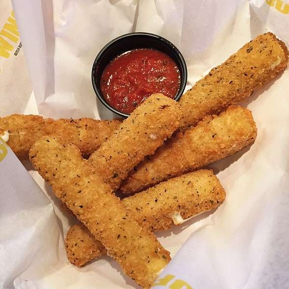 Buffalo Wild Wings | 10090 Grant St, Thornton, CO 80229, USA | Phone: (720) 929-9464