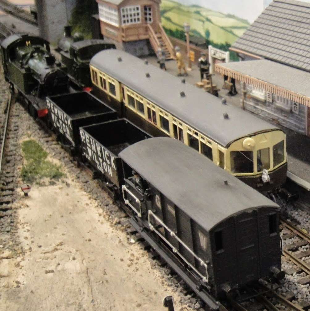 3 Millimetre Scale Model Railway | 4 Greenwood Dr, Redhill RH1 5PJ, UK | Phone: 01737 761919