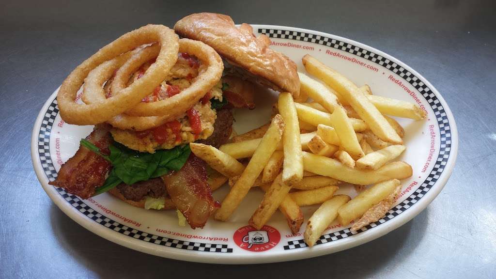 Red Arrow Diner | 63 Union Square, Milford, NH 03055, USA | Phone: (603) 249-9222