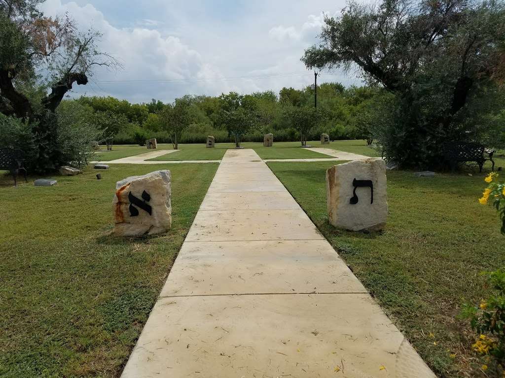 New Life Memorial Park | 6610 W US Hwy 90, San Antonio, TX 78227 | Phone: (210) 675-4023