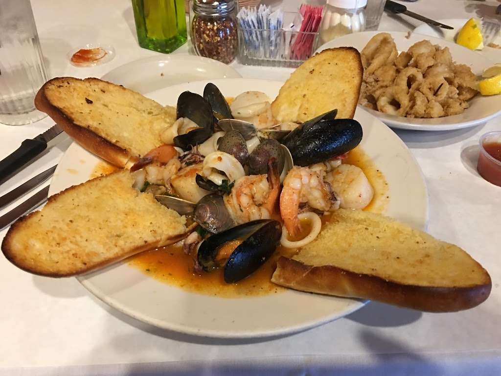 Trattoria Peppino | 7440 W North Ave, Elmwood Park, IL 60707, USA | Phone: (708) 453-2155