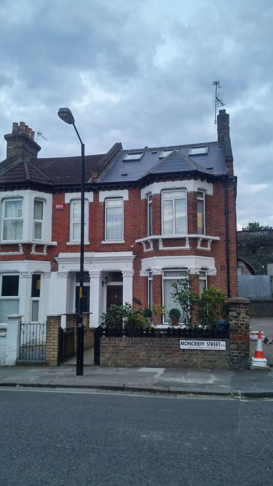 Helenas Bed and Breakfast South East London | 64 Moncrieff St, London SE15 5HL, UK | Phone: 07854 424328