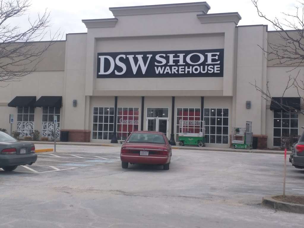 DSW Designer Shoe Warehouse | 344 Providence Hwy, Dedham, MA 02026, USA | Phone: (781) 329-6310