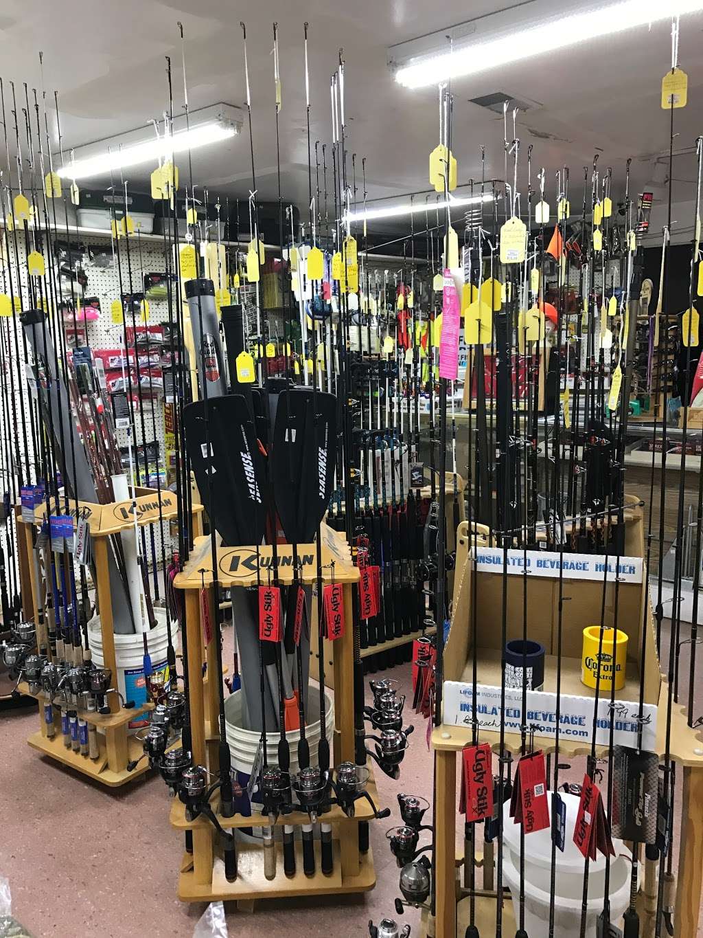 Fearls Bait & Tackle | 7002 North Point Rd, Sparrows Point, MD 21219, USA | Phone: (410) 388-0180