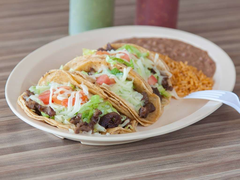 El Famous Burrito | 4404, 256 W Roosevelt Rd, Lombard, IL 60148, USA | Phone: (630) 613-8460