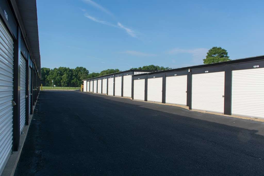 Moove in Self Storage – Vermont | 1391 Vermont Ave, Lancaster, PA 17603 | Phone: (717) 390-0300