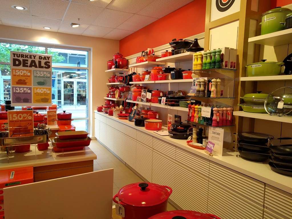 Le Creuset Outlet Store | 80 Premium Outlets Blvd #319, Merrimack, NH 03054, USA | Phone: (603) 424-7638