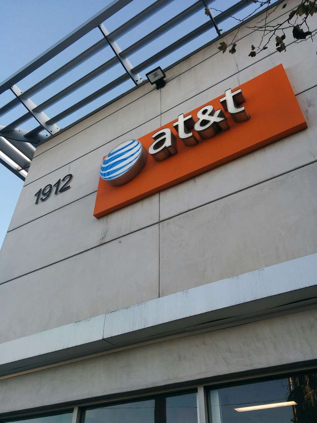 AT&T Store | 1902A Lincoln Blvd, Santa Monica, CA 90405, USA | Phone: (424) 299-4410