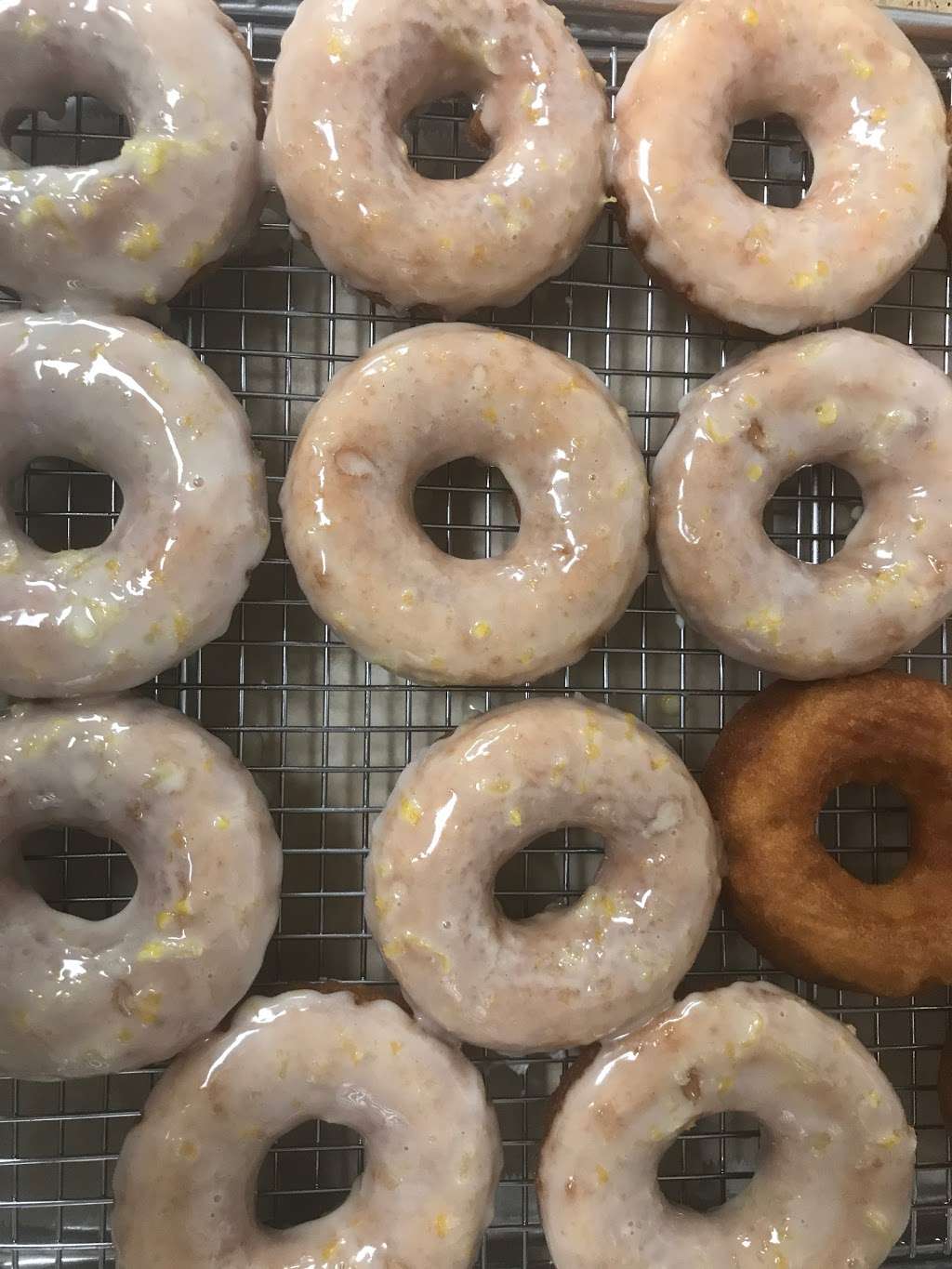 Side Door Donuts | 1501 Long Beach Blvd, Beach Haven, NJ 08008, USA | Phone: (609) 361-0100