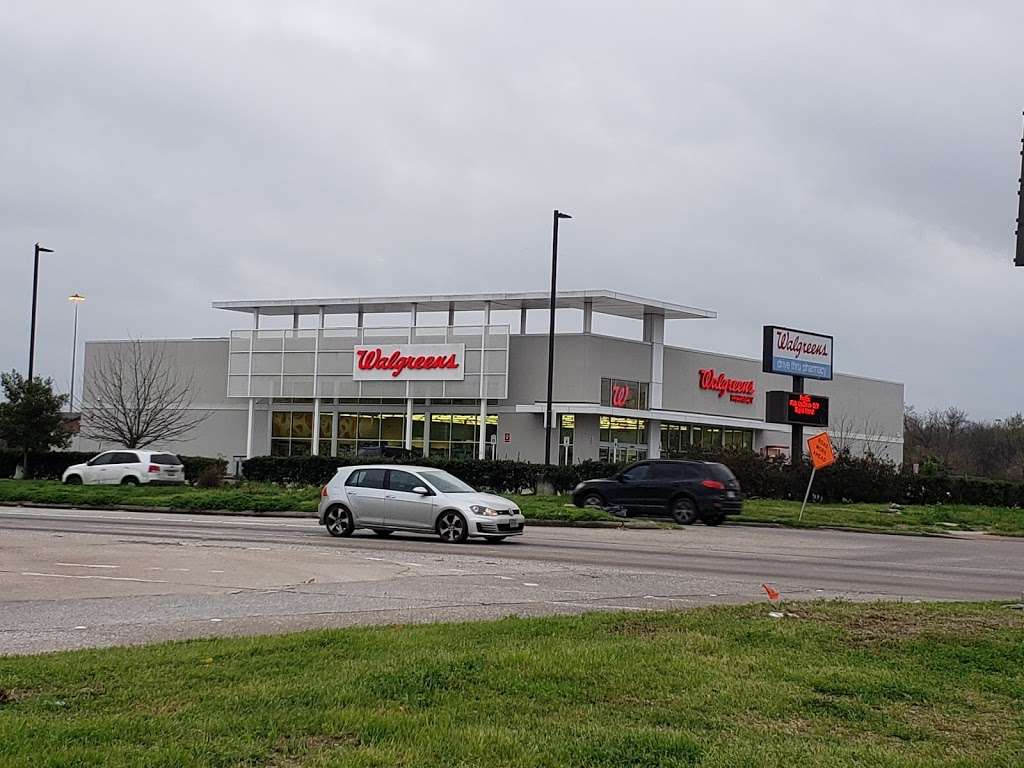 Walgreens | 107 W Rankin Rd, Houston, TX 77090, USA | Phone: (281) 872-0612