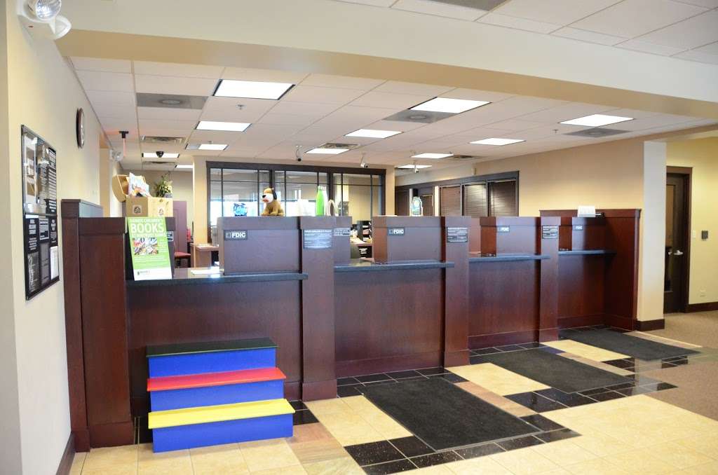 Wood Dale Bank & Trust | 171 E Irving Park Rd, Wood Dale, IL 60191, USA | Phone: (630) 227-0044