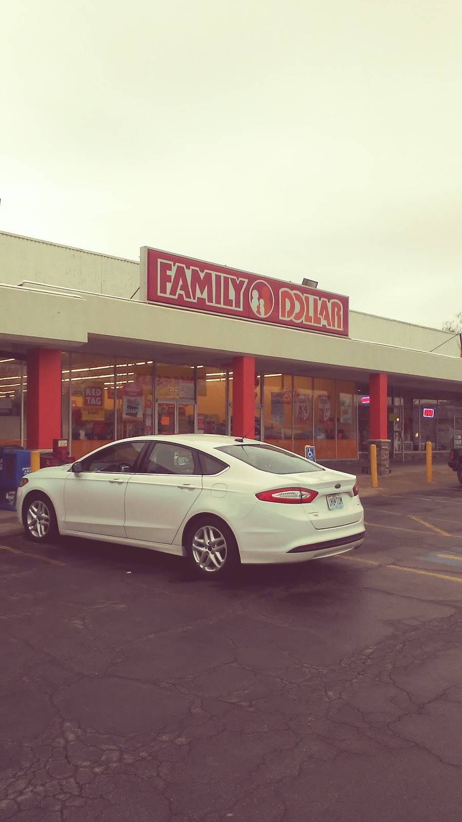 Family Dollar | 11714 East 23rd St S, Independence, MO 64050, USA | Phone: (816) 447-3444