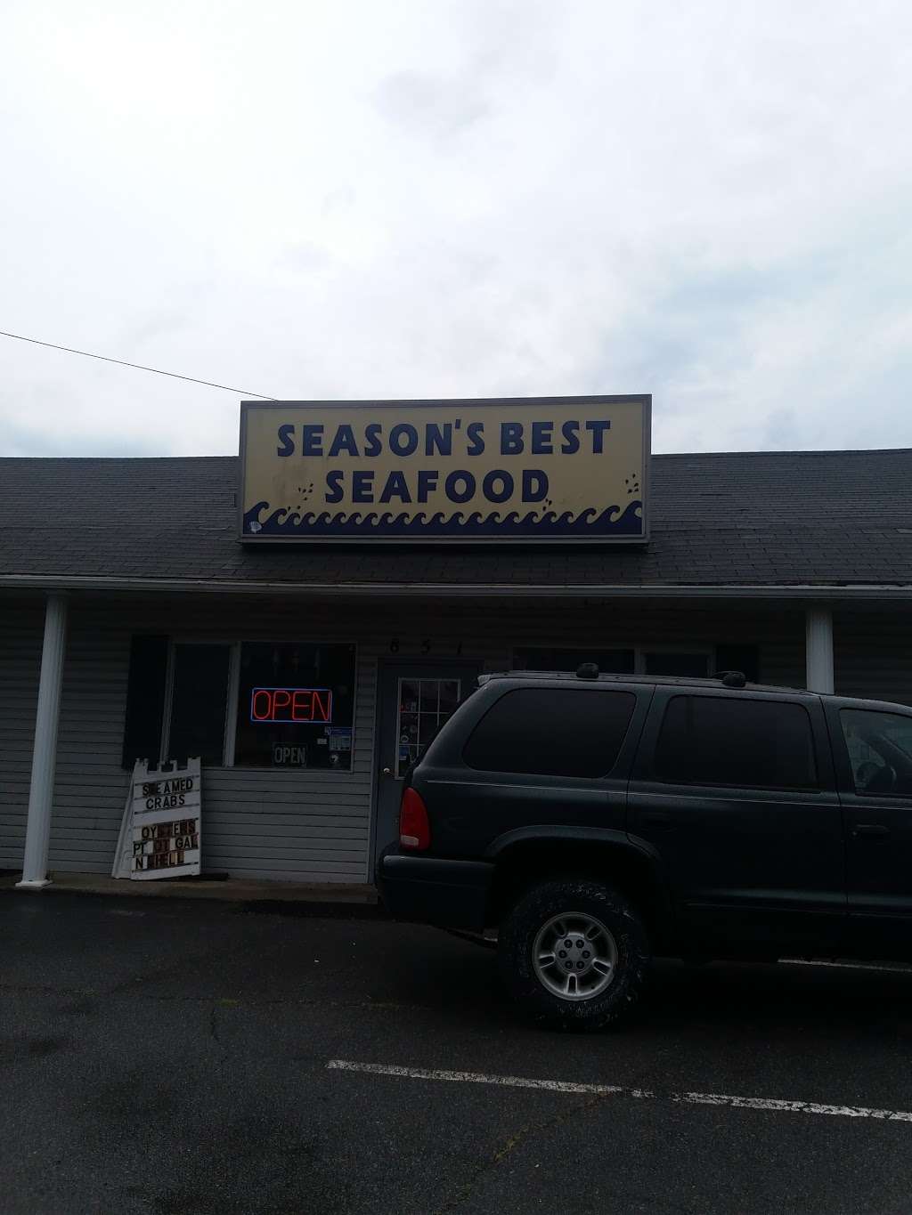 Seasons Best Seafood | 851 E Moler Ave, Martinsburg, WV 25404, USA | Phone: (304) 267-6145