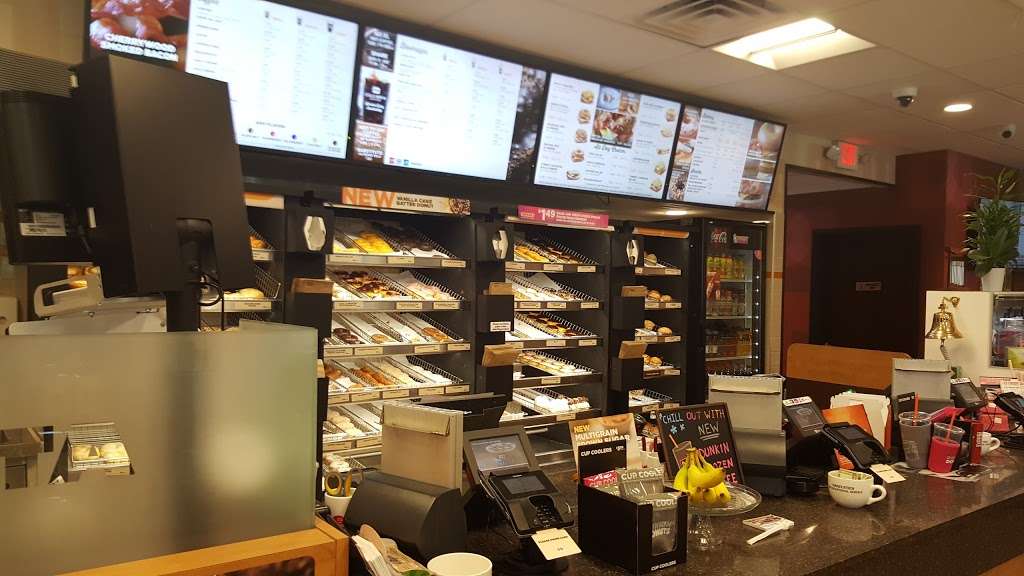 Dunkin Donuts | 123 NJ-33, Manalapan Township, NJ 07726, USA | Phone: (732) 303-0021