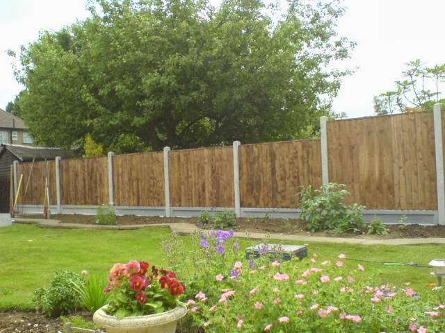 Acorn Landscape and Fencing | Cockridden Farm Industrial Estate, Herongate, Essex CM13 3LH, UK | Phone: 01277 812064